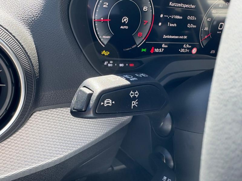 Audi Q2 30 TFSI admired