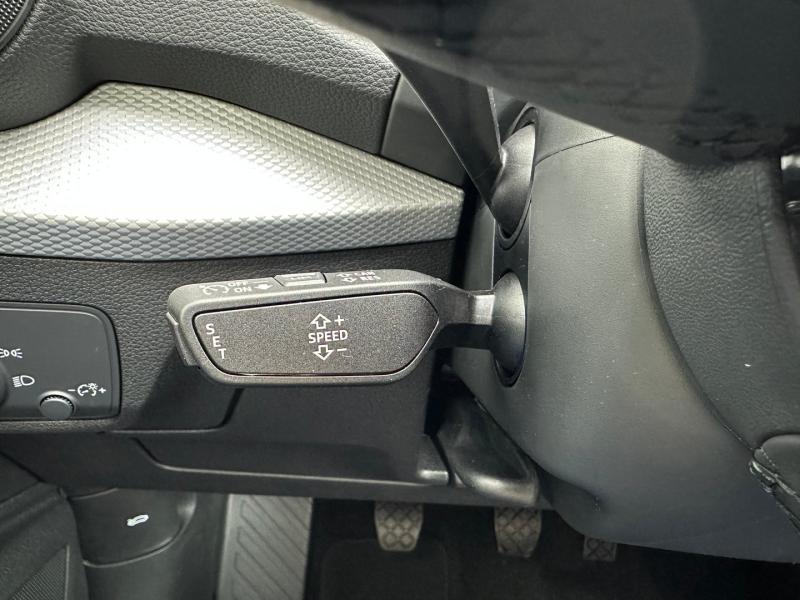 Audi Q2 30 TFSI admired