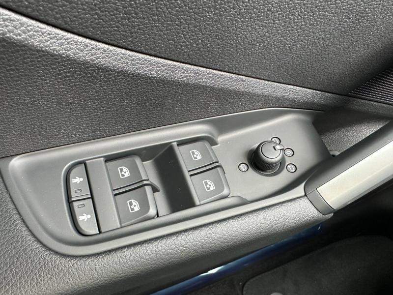 Audi Q2 30 TFSI admired