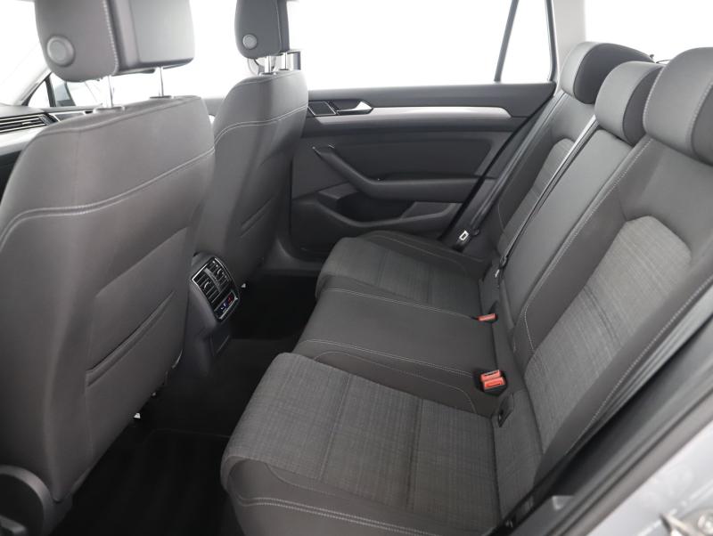 VW Passat Variant Business TDI DSG