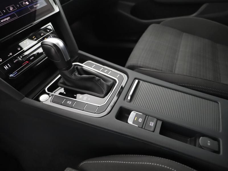 VW Passat Variant Business TDI DSG