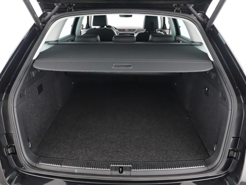 Škoda SUPERB Combi iV SPORTLINE DSG