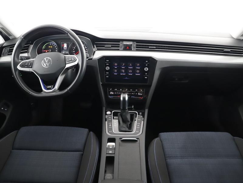 VW Passat GTE Variant