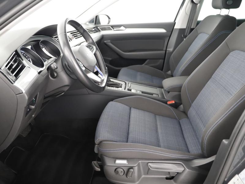 VW Passat GTE Variant