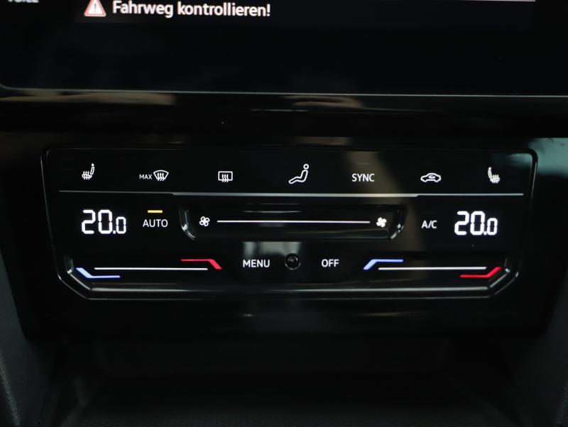 VW Passat GTE Variant