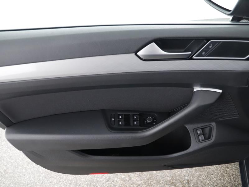 VW Passat GTE Variant