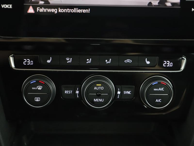 VW Passat Variant Business TDI DSG