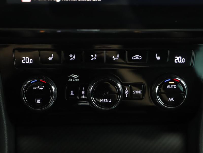 Škoda SUPERB Combi iV SPORTLINE DSG