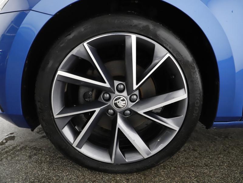 Škoda SUPERB Combi iV SPORTLINE DSG