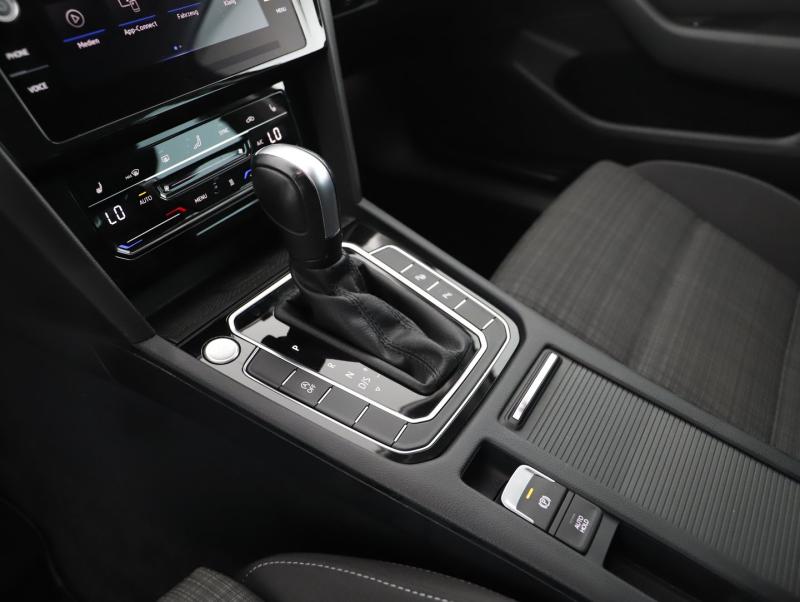 VW Passat Variant Business TDI SCR DSG