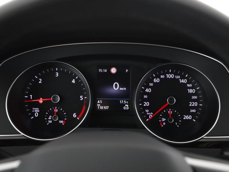 VW Passat Variant Business TDI SCR DSG