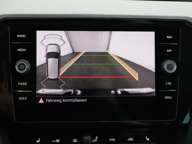 VW Passat Variant Business TDI SCR DSG