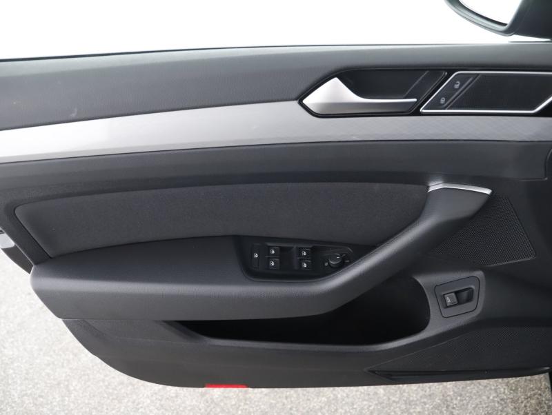 VW Passat Variant Business TDI SCR DSG