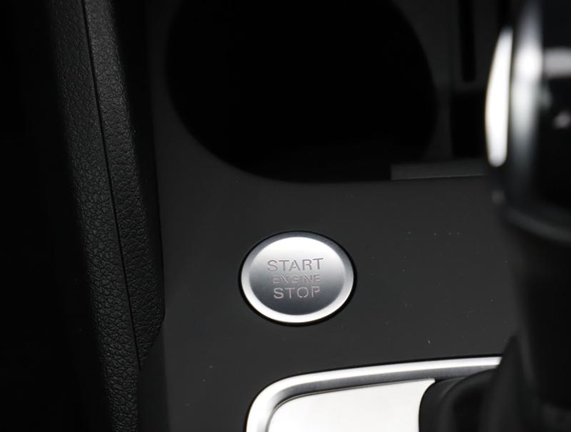 Audi Q2 35 TFSI admired