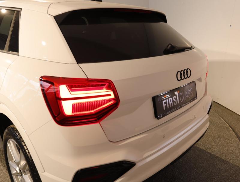 Audi Q2 35 TFSI admired
