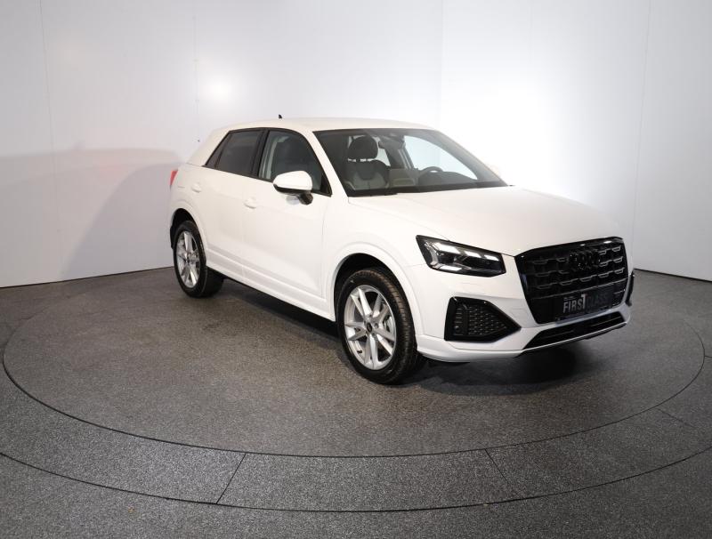 Audi Q2 35 TFSI admired