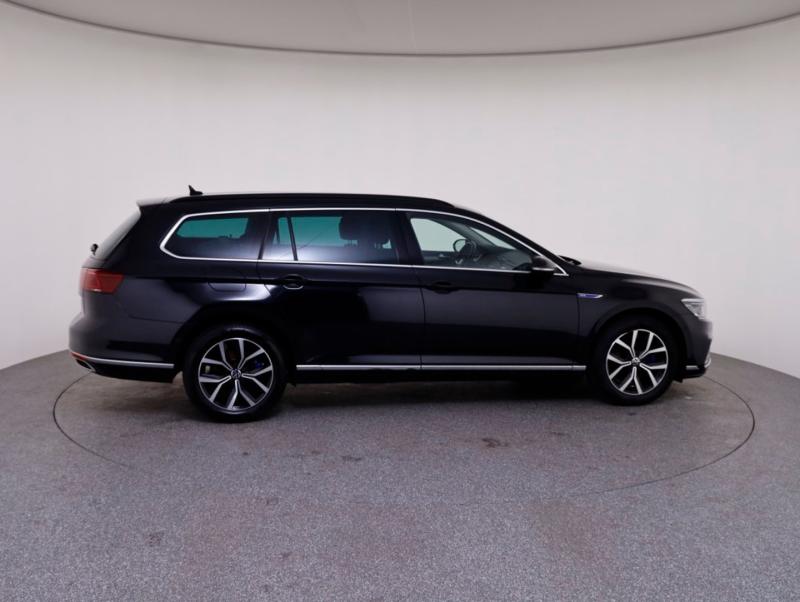 VW Passat GTE Variant