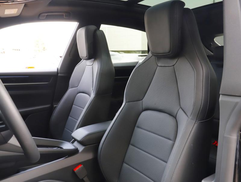 Porsche Macan 4