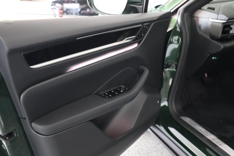 Porsche Macan 4