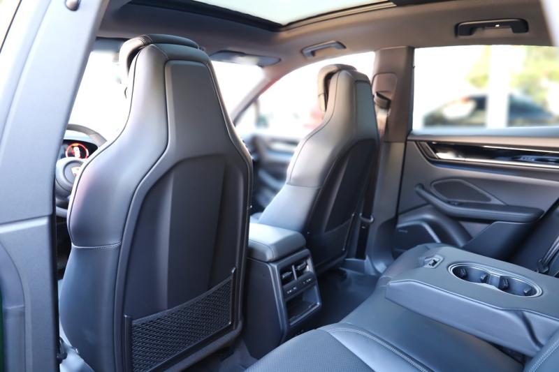 Porsche Macan 4