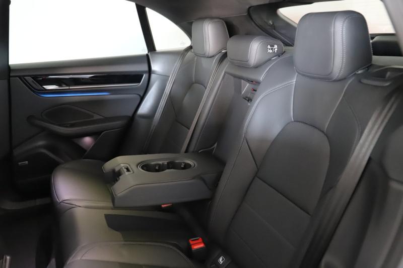 Porsche Macan 4