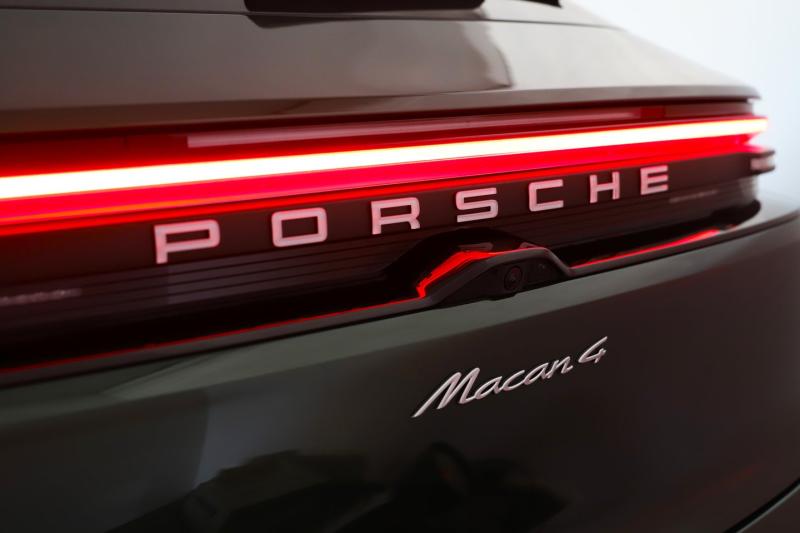 Porsche Macan 4