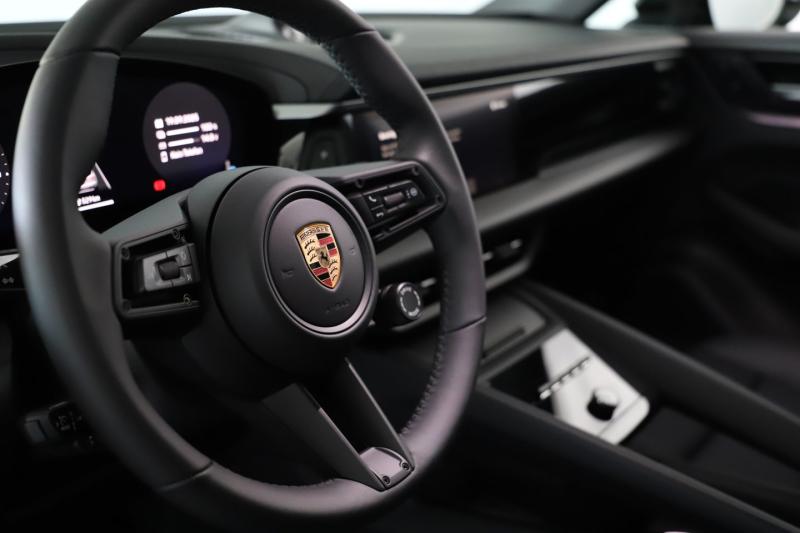 Porsche Macan 4
