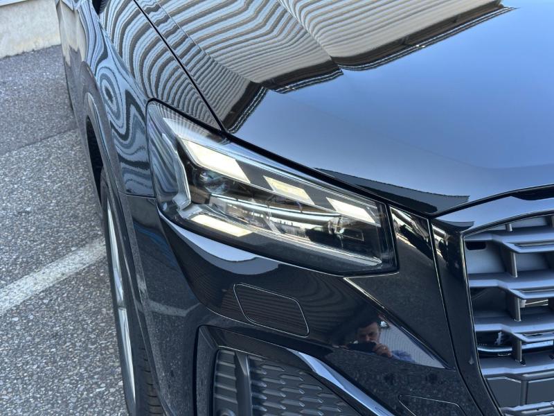 Audi Q2 35 TFSI admired