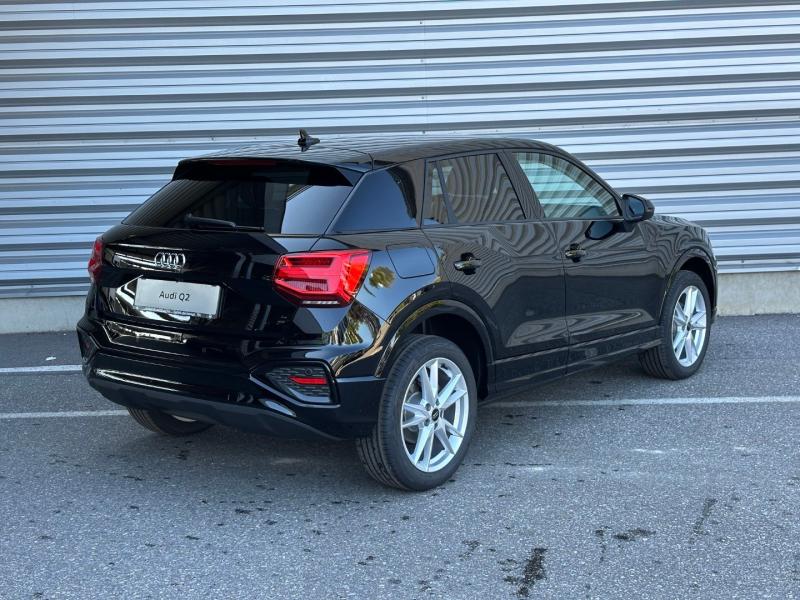 Audi Q2 35 TFSI admired