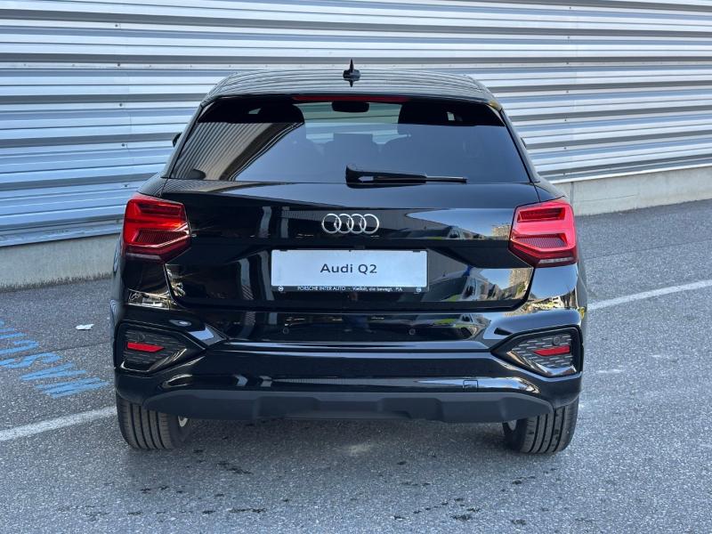 Audi Q2 35 TFSI admired