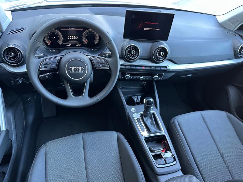 Audi Q2 35 TFSI admired