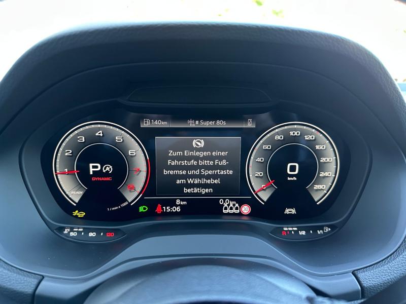 Audi Q2 35 TFSI admired