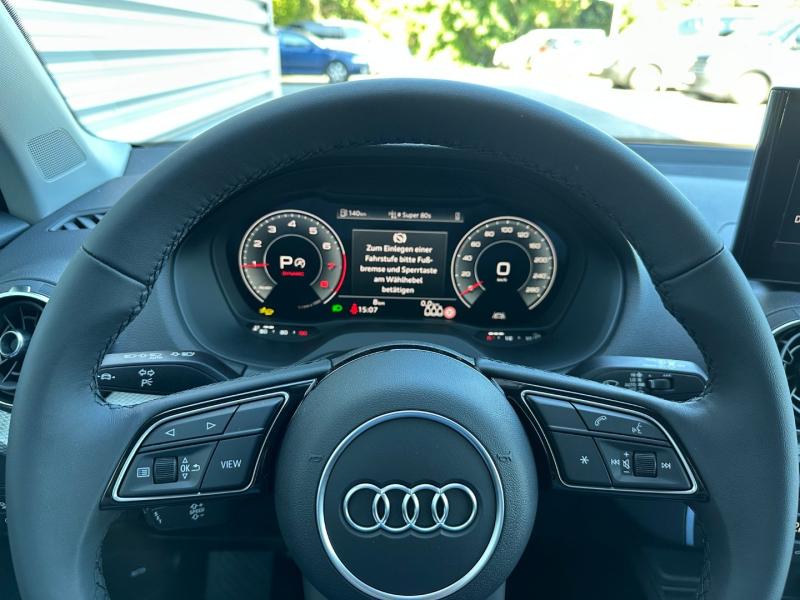 Audi Q2 35 TFSI admired