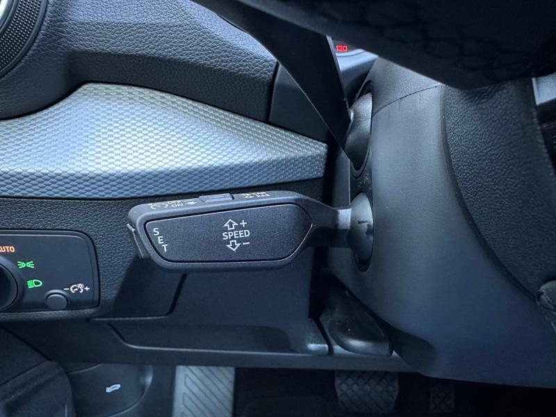 Audi Q2 35 TFSI admired