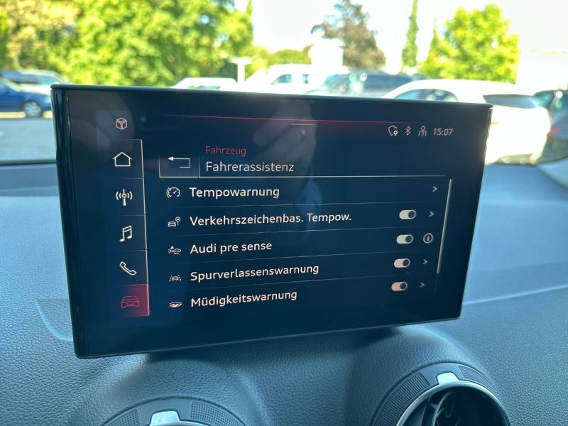 Audi Q2 35 TFSI admired