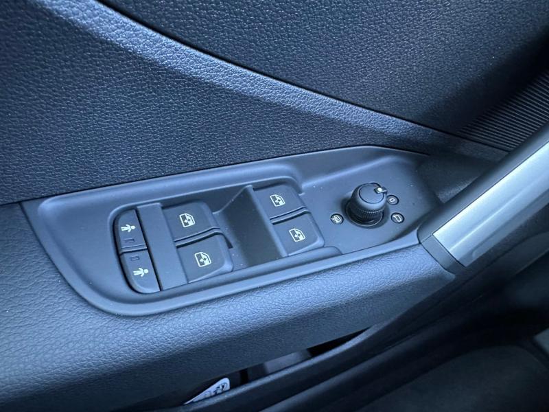 Audi Q2 35 TFSI admired