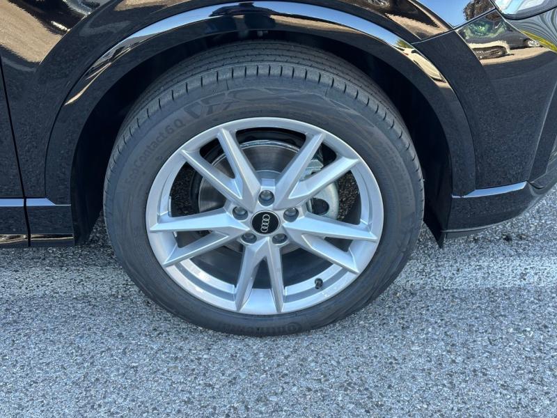 Audi Q2 35 TFSI admired