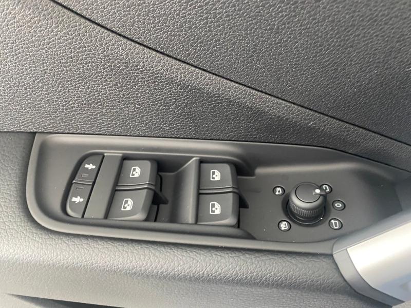 Audi Q2 30 TFSI admired