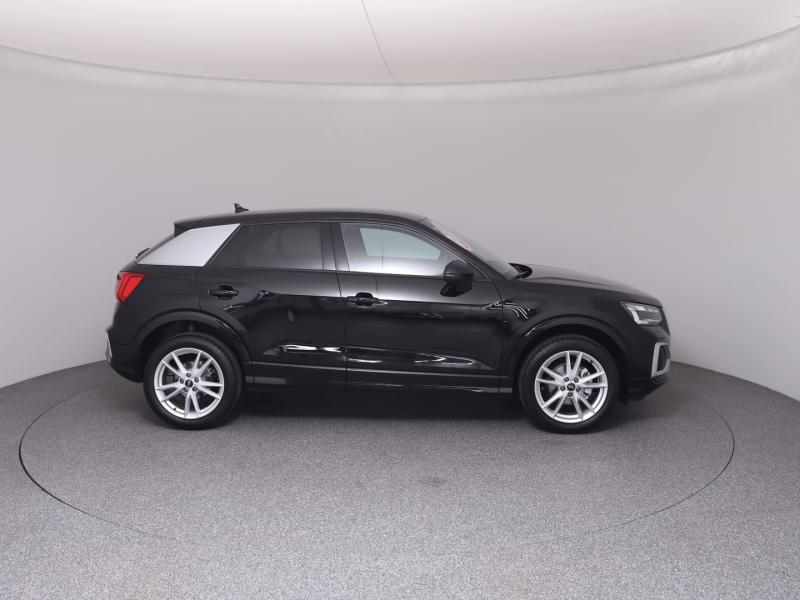 Audi Q2 30 TFSI admired