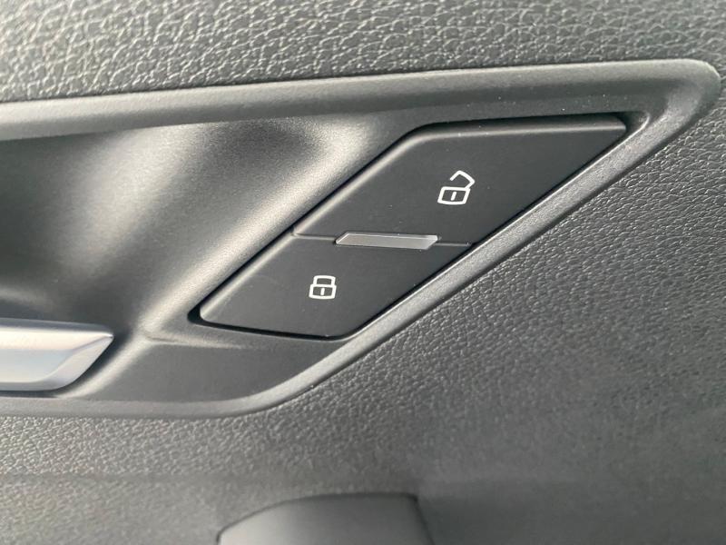 Audi Q2 30 TFSI admired