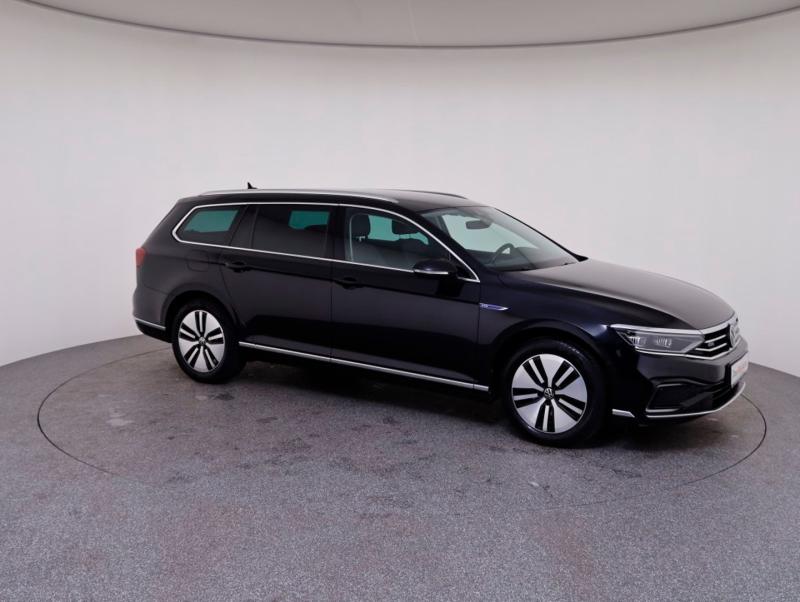 VW Passat GTE Variant