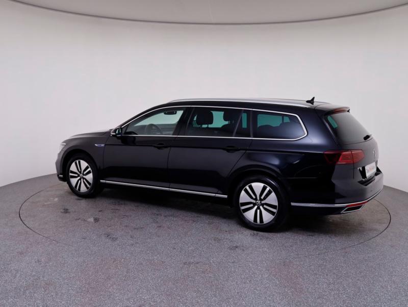 VW Passat GTE Variant
