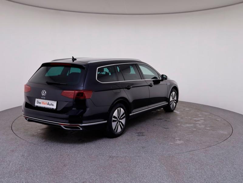 VW Passat GTE Variant