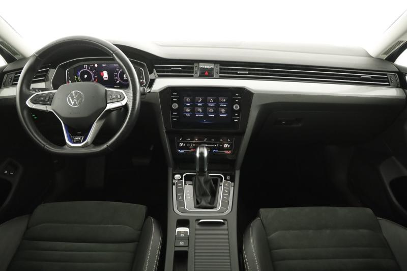 VW Passat GTE Variant