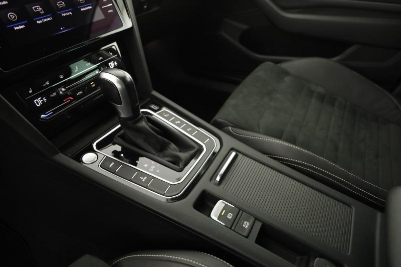 VW Passat GTE Variant