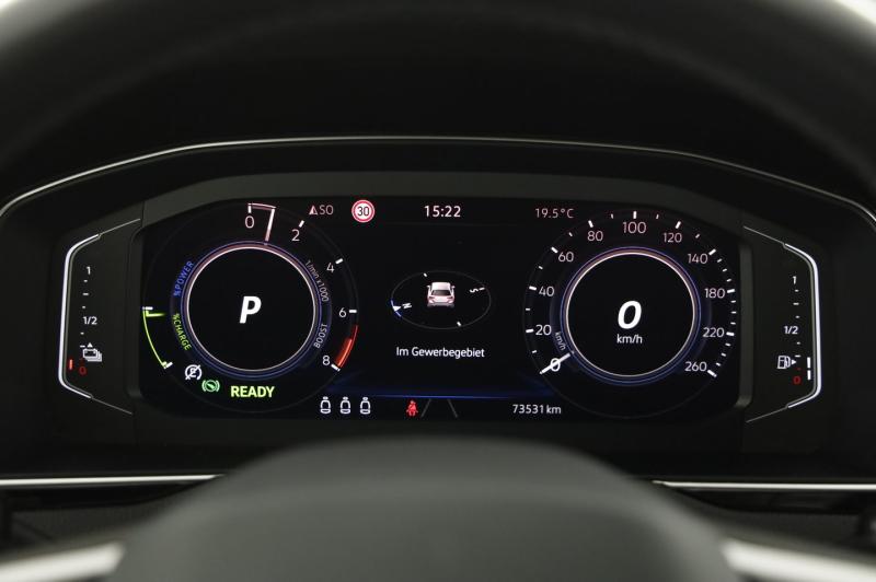 VW Passat GTE Variant