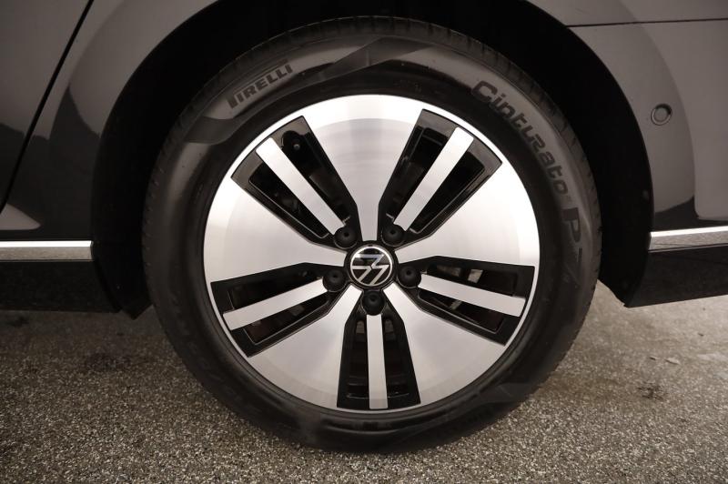 VW Passat GTE Variant