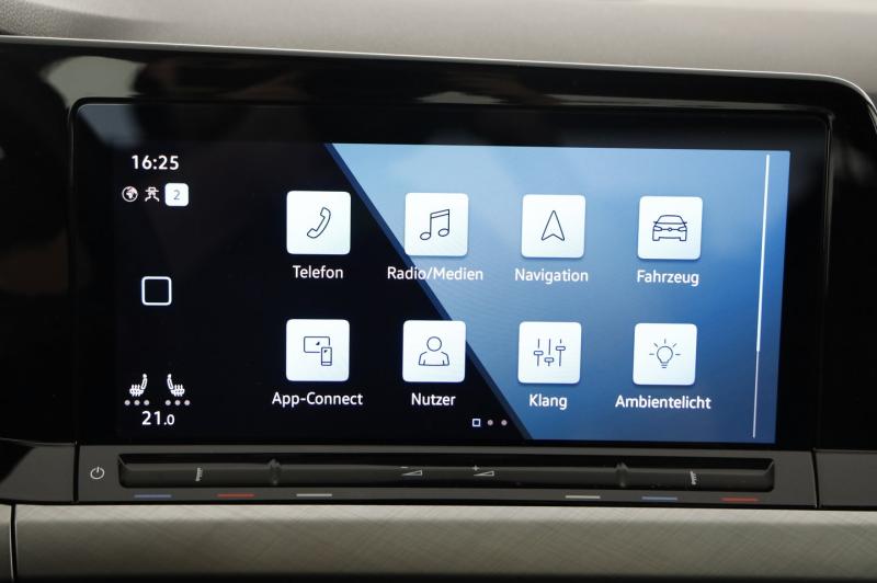 VW Golf Life TSI