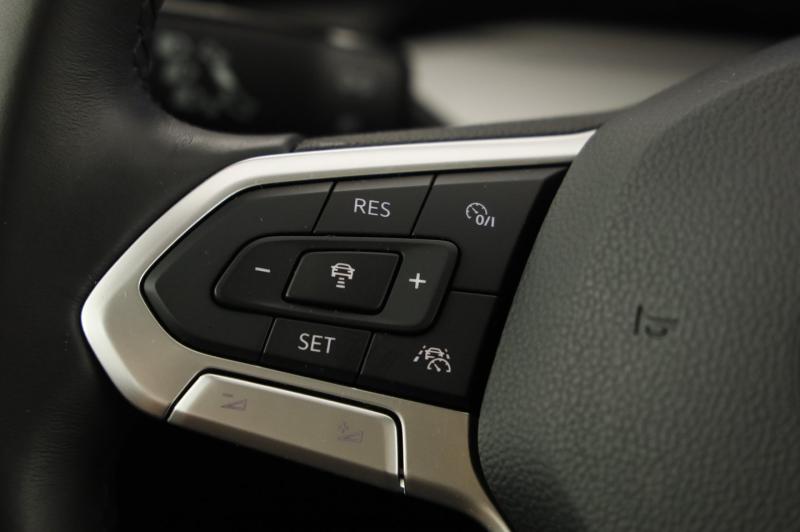 VW Golf Life TSI