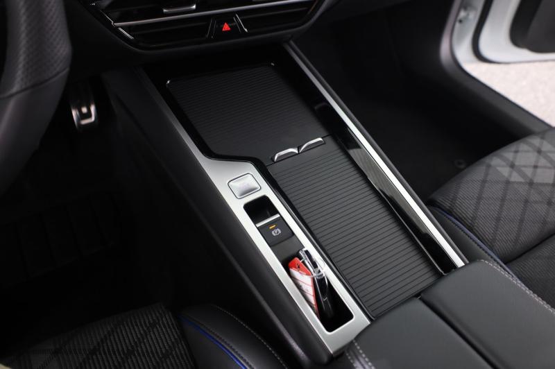 VW Passat Variant Sport eHybrid 150kW